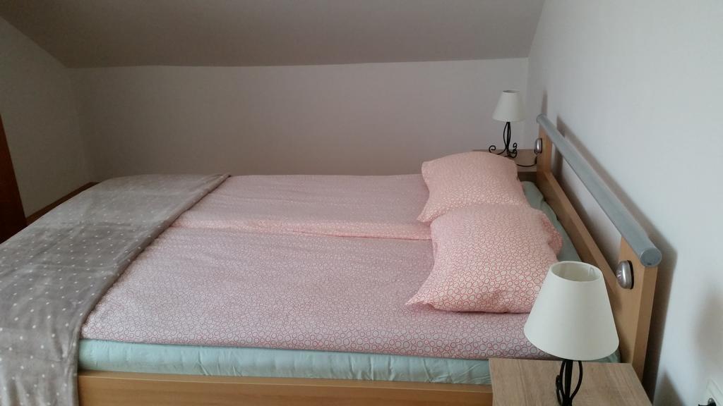 Apartment Beks Постойна Екстер'єр фото