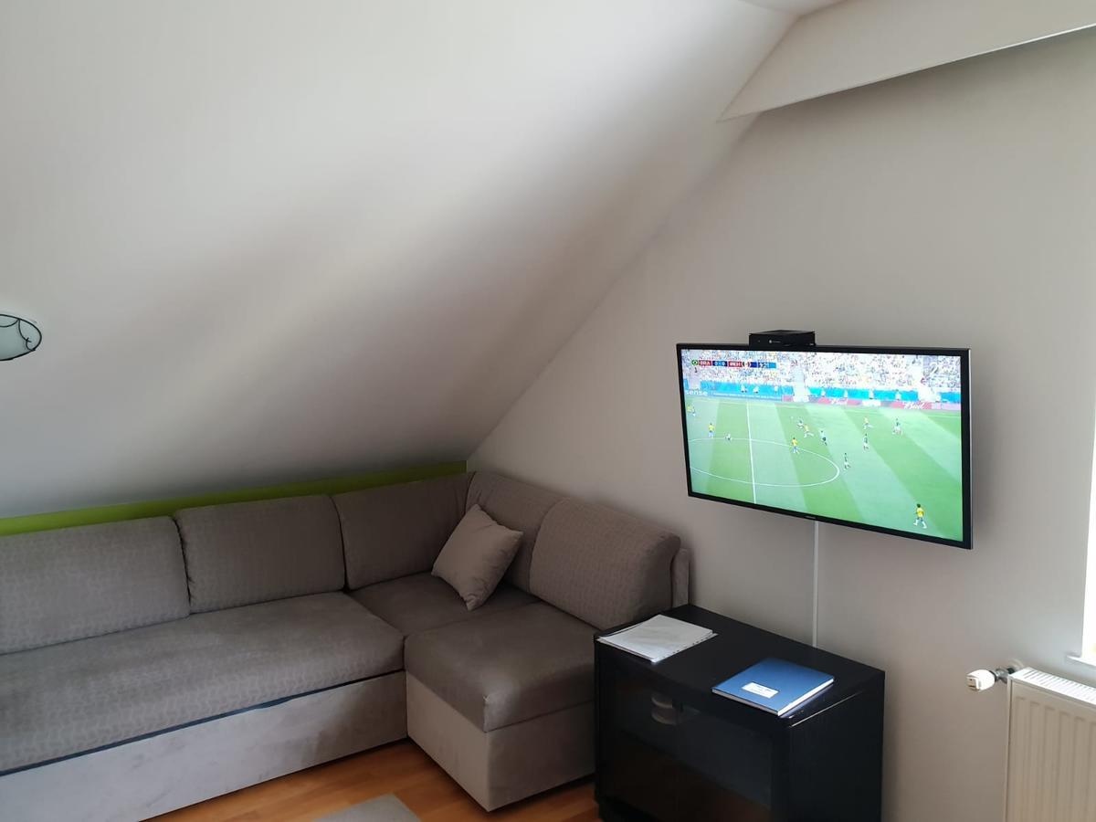 Apartment Beks Постойна Екстер'єр фото