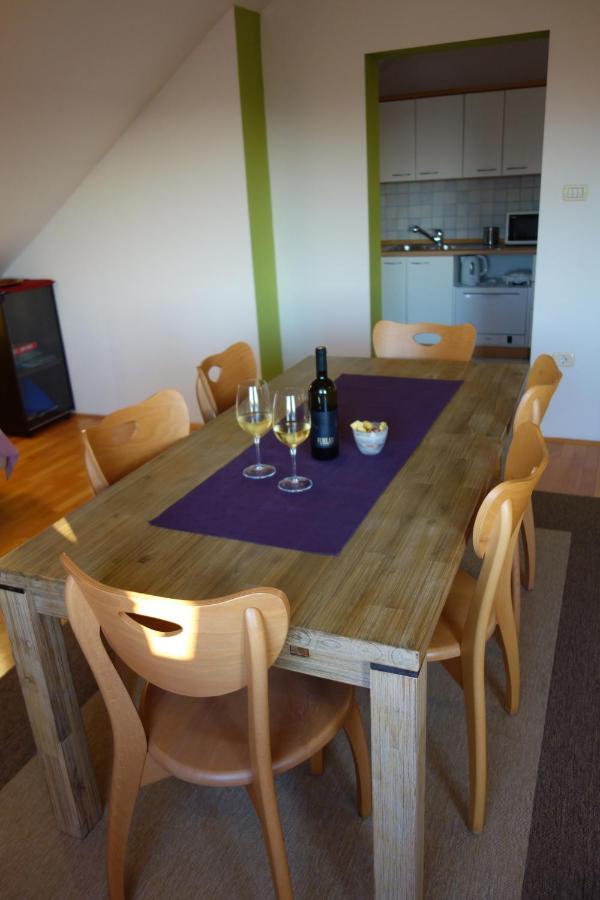 Apartment Beks Постойна Екстер'єр фото